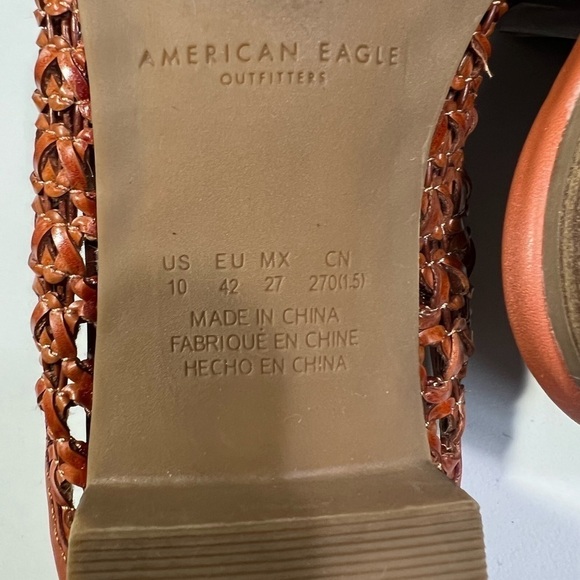 AMERICAN EAGLE OUTFITTERS BROWN LOW HEEL WOVEN SLIDES size 11 - Picture 10 of 10